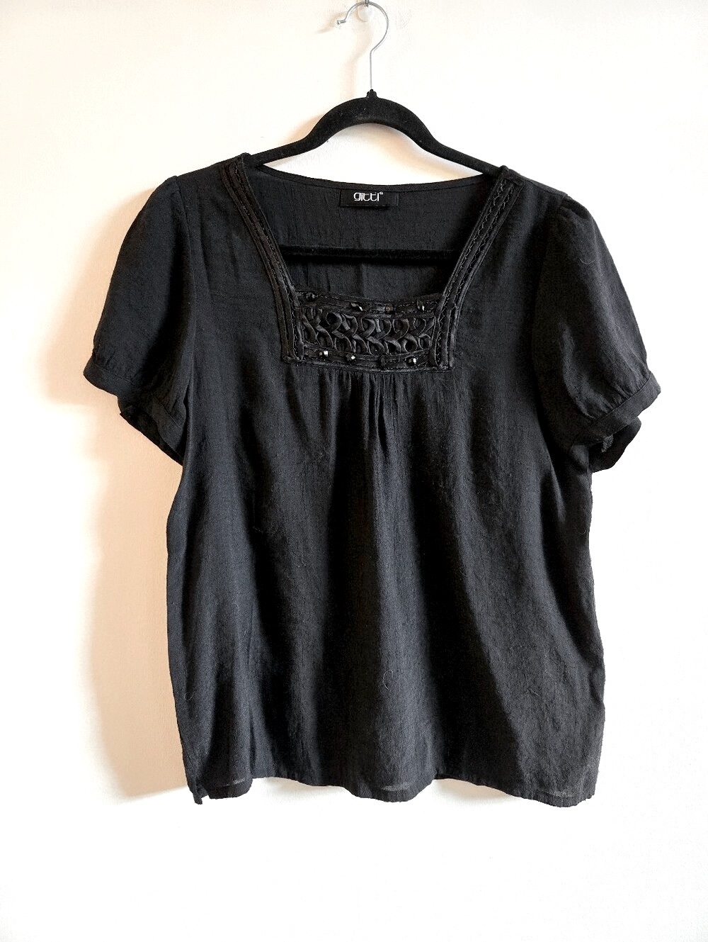GITTI I US L Embellished Short Sleeve Blouse I black